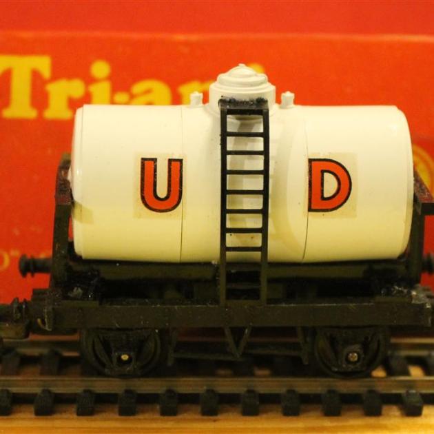 Triang R15 UD Tank