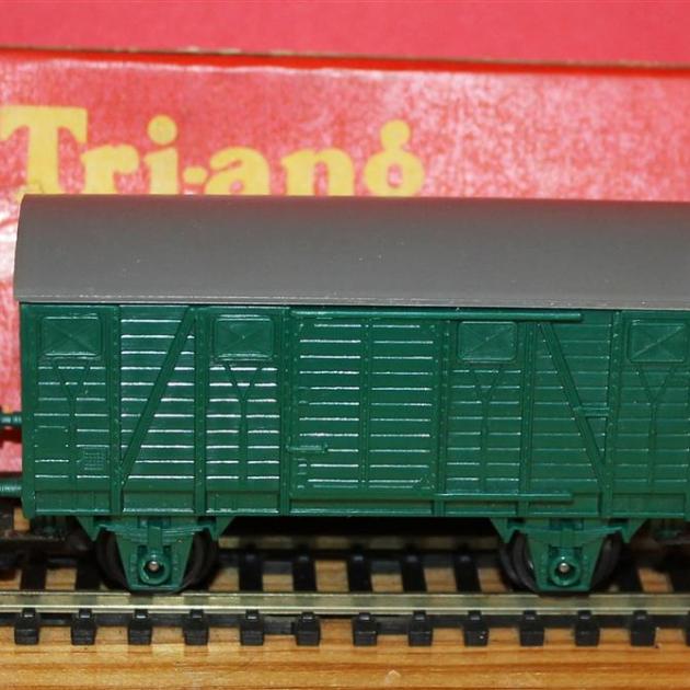 Triang R218 Primary Series Van.