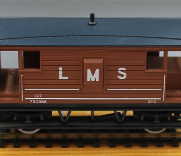 Hornby R718 LMS Brake Van