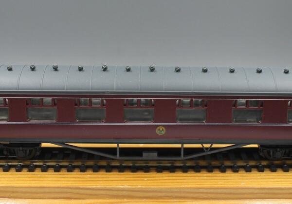 Dapol E4 LMS 60' Composite Corridor Coach