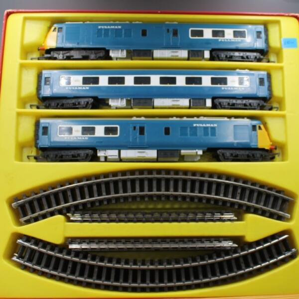 Tri-ang Hornby RS52 Pullman 3 Car Set Blue with Yellow end