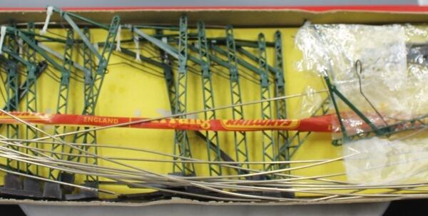 Triang Hornby R416 Catenary Set