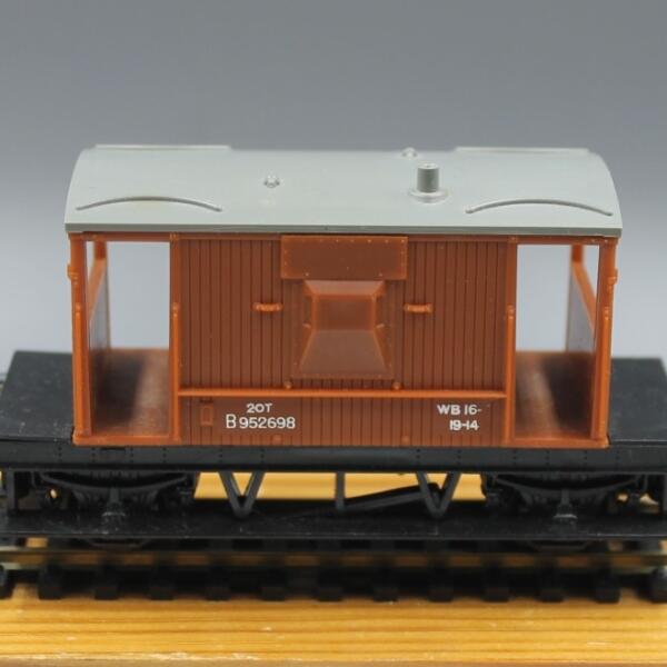 Triang Hornby R16A BR Brake Van