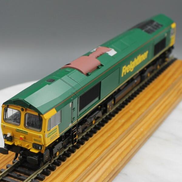 Bachmann 32-732 Class 66 Loco 66532 Freightliner