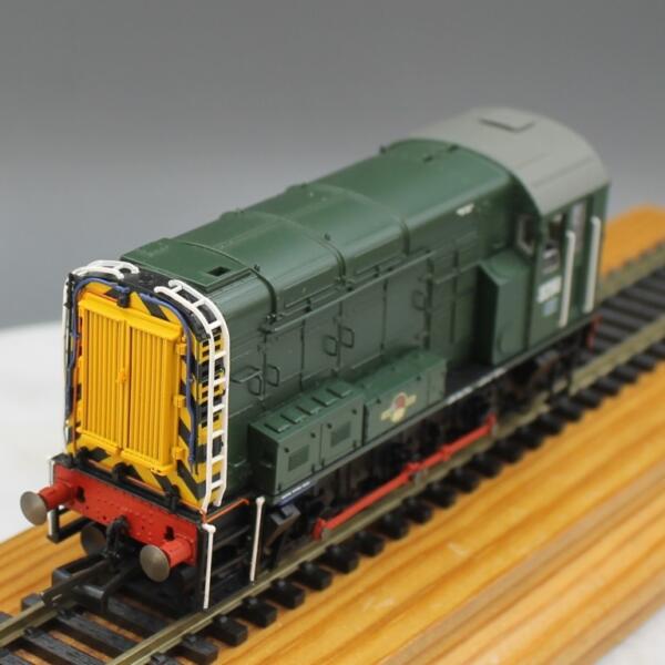 Hornby R2417 Class 08 Shunting Loco BR Green