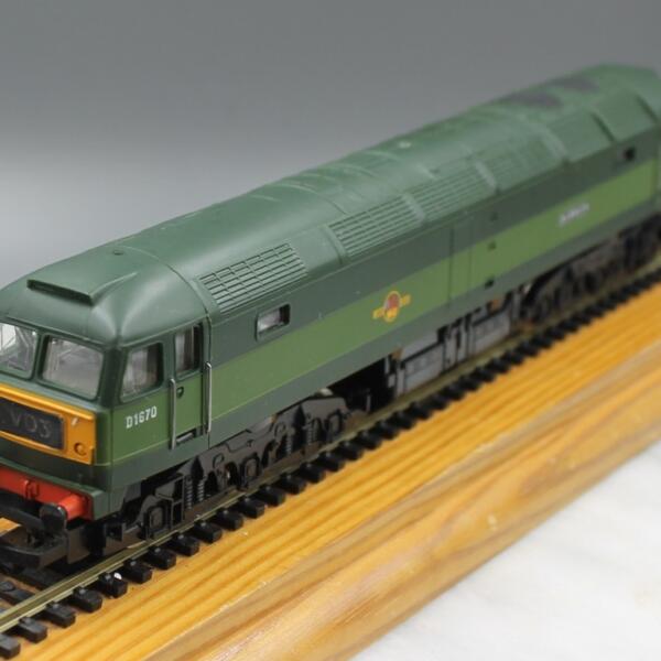 Hornby R073 Class 47 Brush Loco. BR Green Mammoth