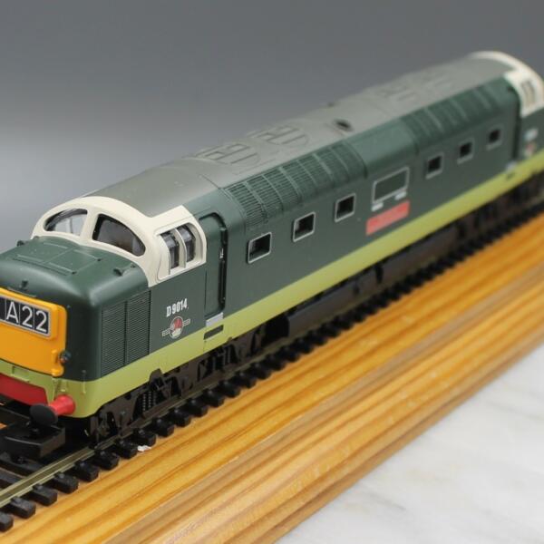 Lima Class 55 Deltic 9014 Two Tone Green