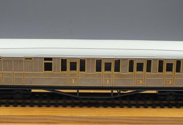 Hornby R4063A LNER Brake Composite Coach - Teak