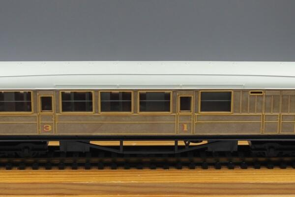Hornby R4063A LNER Brake Composite Coach - Teak