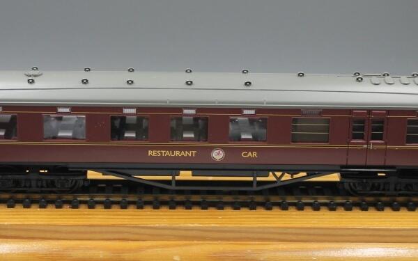 Hornby R4131A 68ft 12 Wheel Dining Car - BR maroon