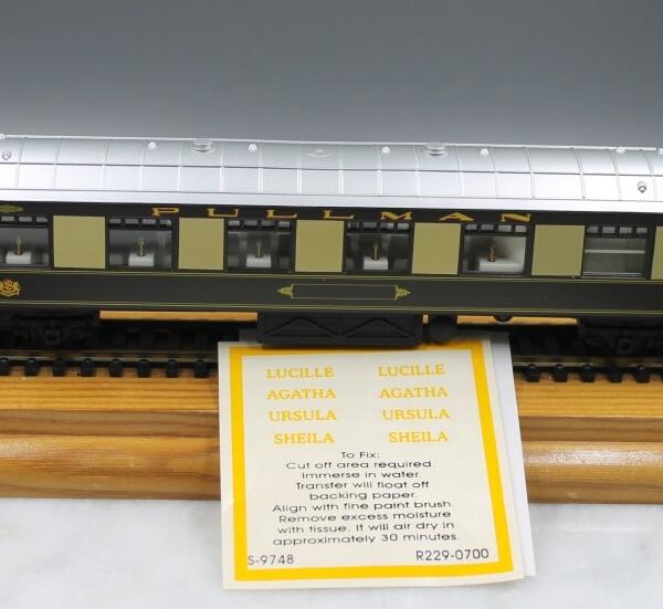 Hornby R223 Pullman 1st Class Parlour Car