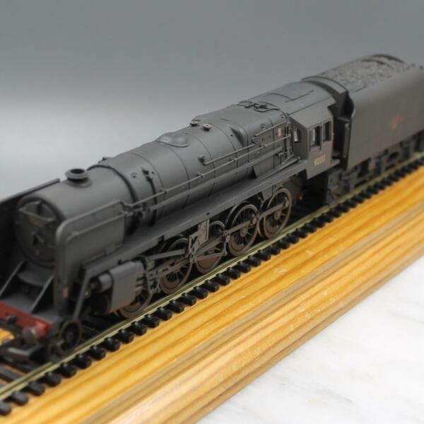 Hornby R2200 2-10-0 9F Class Loco BR Black - Weathered