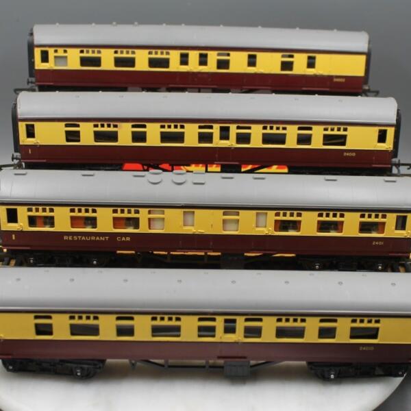Triang R28 / 2 x R29/ R224 4 x Mk1 9" Coaches Blood and Custard
