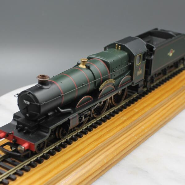 Hornby ex GW 4-6-2 Castle - Cadbury Castle