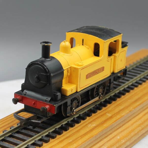 Tri-ang R355Y 0-4-0T Connie