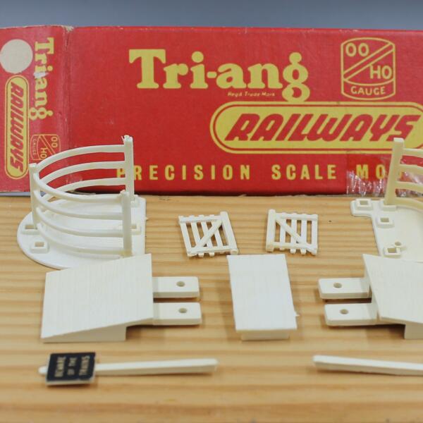 Triang R187 Pedestrian Crossing