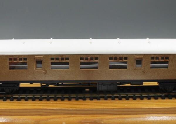 Triang Hornby R745 LNER Full 3rd Coach Teak