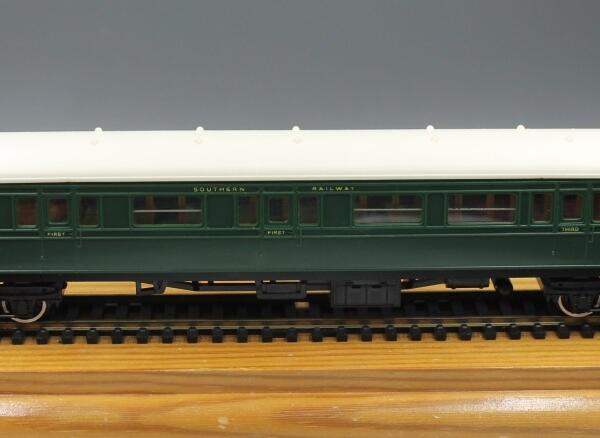 Triang Hornby R749 SR ex Caledonian 1st / 3rd Composite Coach