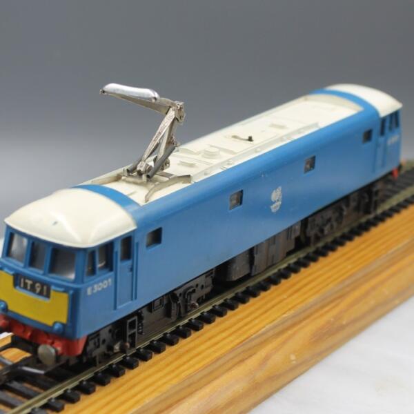 Triang Hornby R753 Bo Bo Electric Loco E3001 Class 81 - White Roof