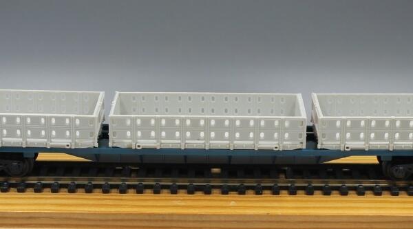 R632 Triang Hornby Container Wagon 3 x 20' open containers