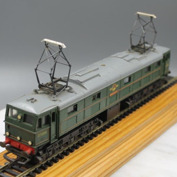 Tri-ang R351 EM2 Electric Loco 27000 Electra Green