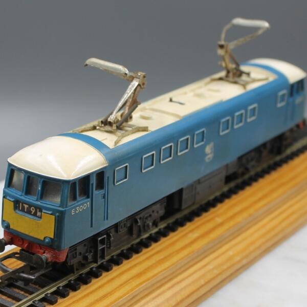 Triang Hornby R753 Bo Bo Electric Loco E3001 Class 81 - Twin Pantograph, White Roof