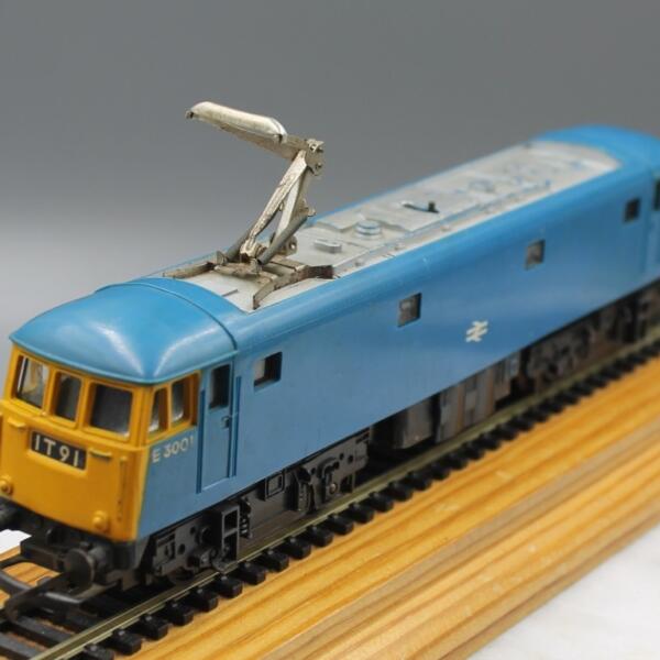 Triang Hornby R753 Bo Bo Electric Loco E3001 Class 81 - BR Blue / Yellow end