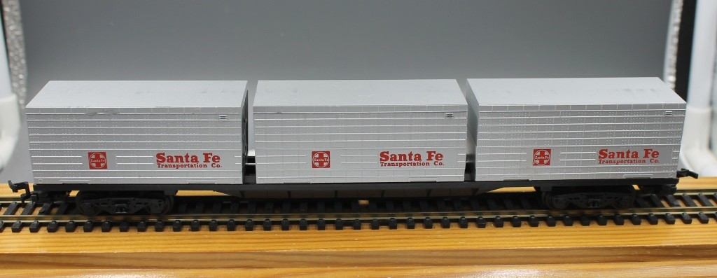 ATT / Triang Hornby 510 Container Wagon 3 x 20' containers - Santa Fe - Image 2