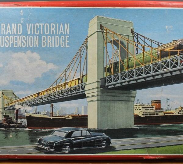 Triang Hornby R264 Grand Victorian Suspension Bridge