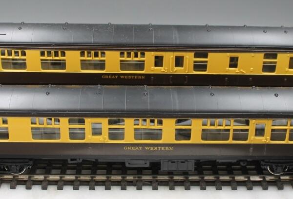Hornby R931 / R932 Mk1 Coaches Composite + Brake 3rd GWR Copy