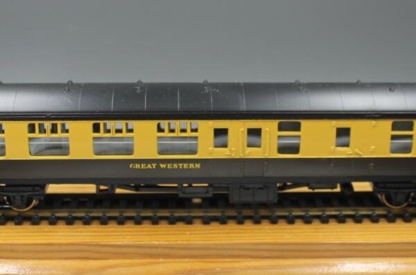 Hornby R932 Mk1 Brake 3rd GWR