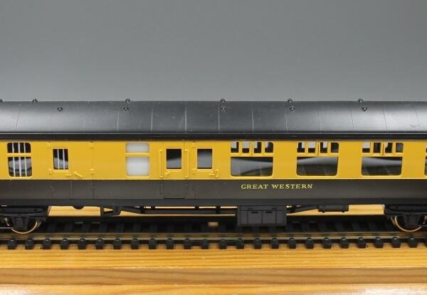 Hornby R932 Mk1 Brake 3rd GWR