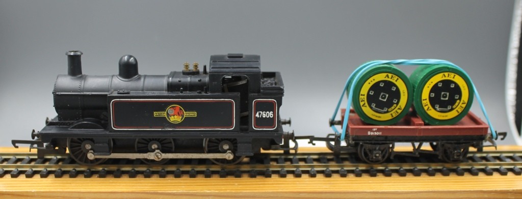 Tri-ang RS25 Jinty Freight Set - Image 2